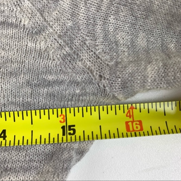 BANANA Republic Grey Italian Yarn Cardigan Medium - Picture 4 of 10